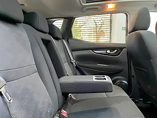 Used 2016 Nissan Qashqai N-Connecta Silver - Interior and Exterior details 8