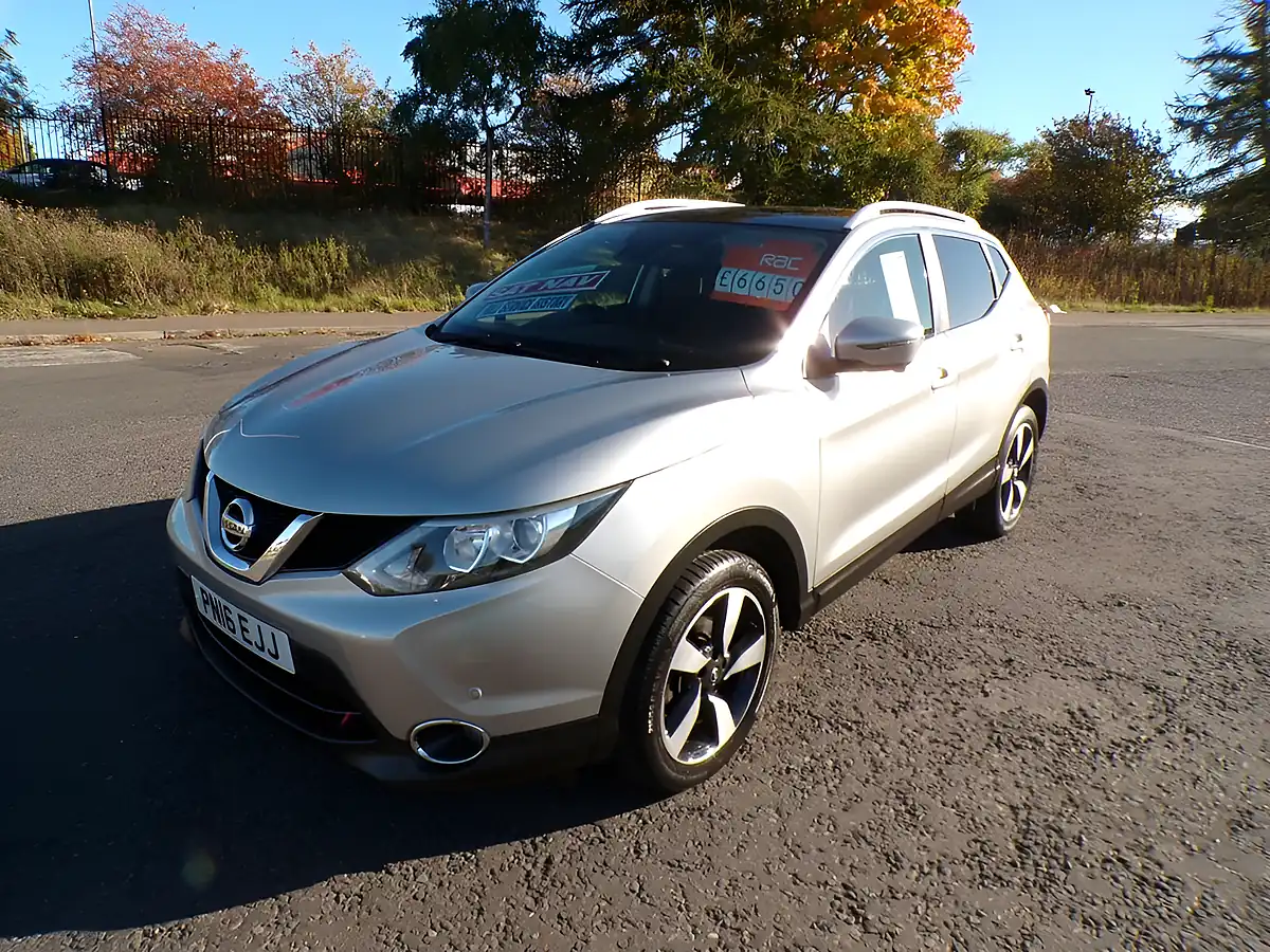 Used 2016 Nissan Qashqai N-Connecta Silver - Interior and Exterior details 14