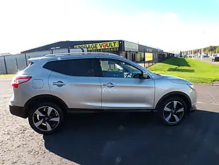Used 2016 Nissan Qashqai N-Connecta Silver - Interior and Exterior details 2