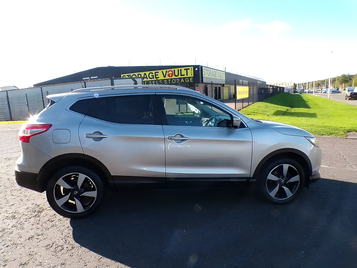 Used 2016 Nissan Qashqai N-Connecta Silver - Interior and Exterior details 2