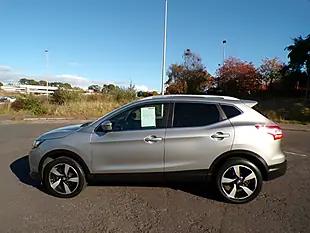 Used 2016 Nissan Qashqai N-Connecta Silver - Interior and Exterior details 9