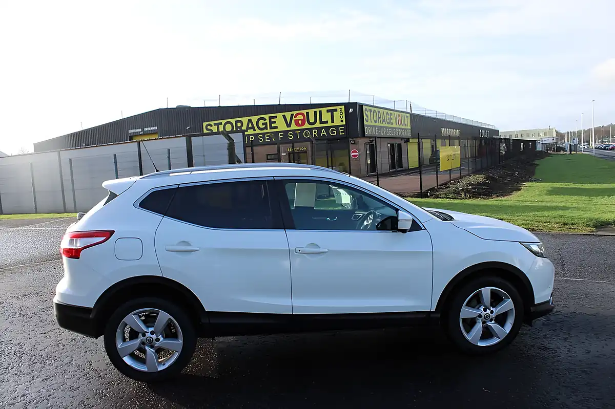 Used 2016 Nissan Qashqai N-Connecta White - Interior and Exterior details 10