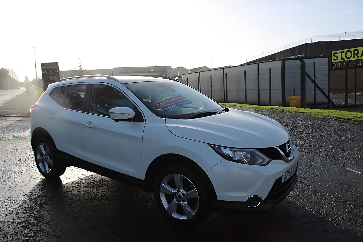 Used 2016 Nissan Qashqai N-Connecta White - Interior and Exterior details 3