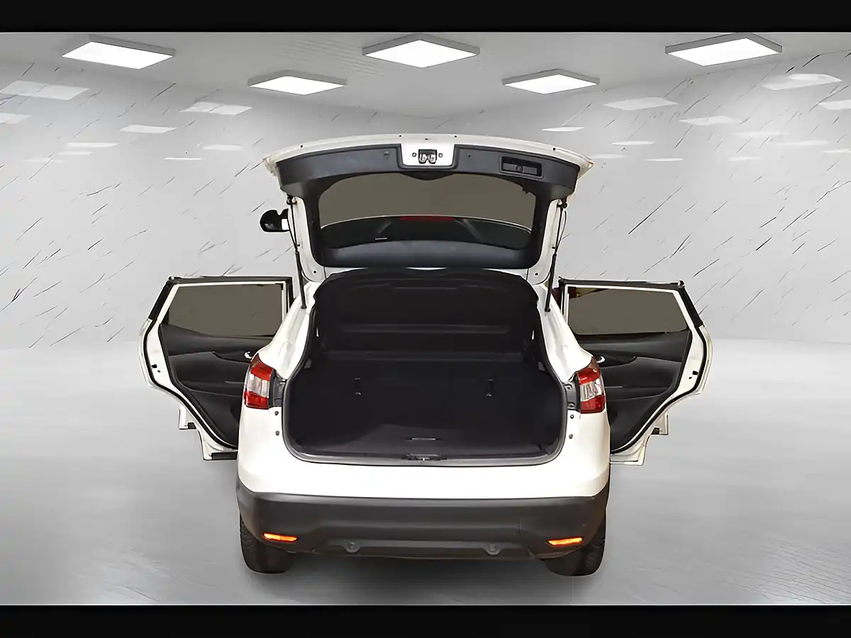 Used 2016 Nissan Qashqai N-Connecta White - Interior and Exterior details 10
