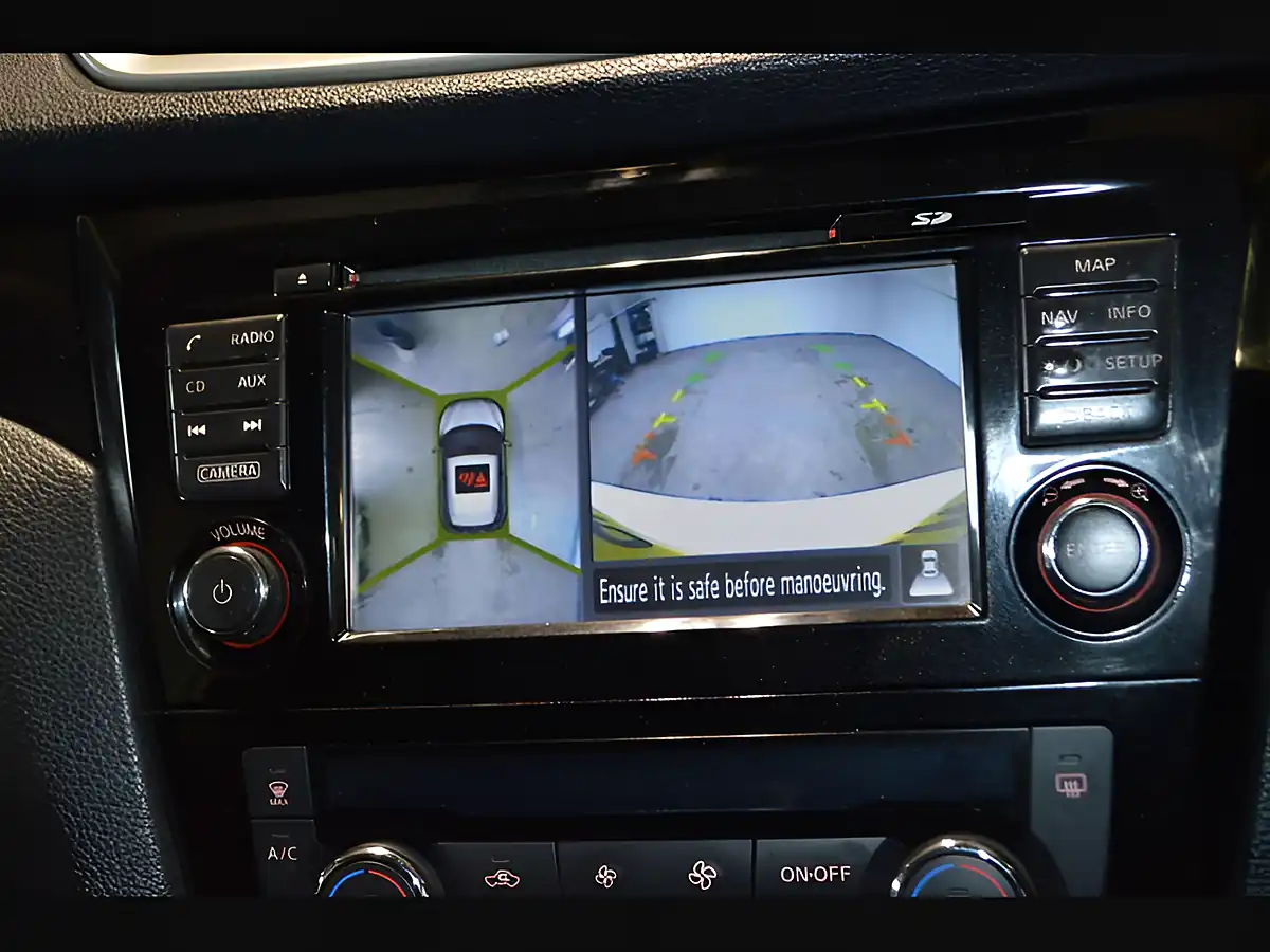Used 2016 Nissan Qashqai N-Connecta White - Interior and Exterior details 19