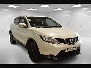 Used 2016 Nissan Qashqai N-Connecta White - Interior and Exterior details 4