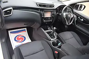 Used 2016 Nissan Qashqai N-Connecta White - Interior and Exterior details 12