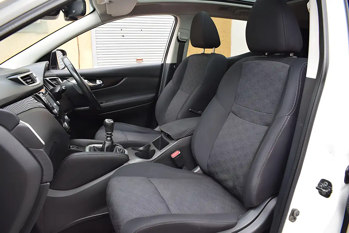 Used 2016 Nissan Qashqai N-Connecta White - Interior and Exterior details 13