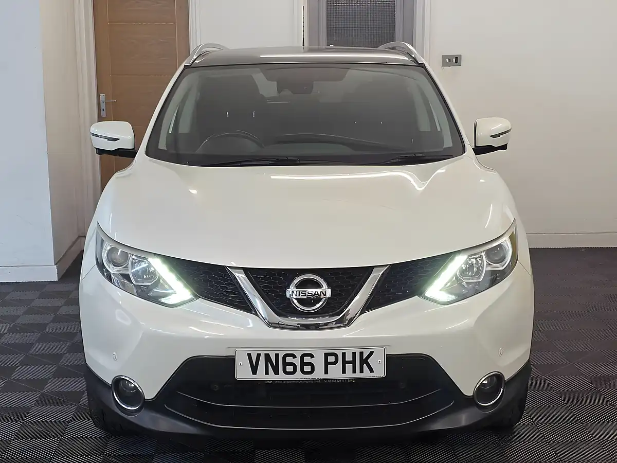 Used 2016 Nissan Qashqai N-Connecta White - Interior and Exterior details 2