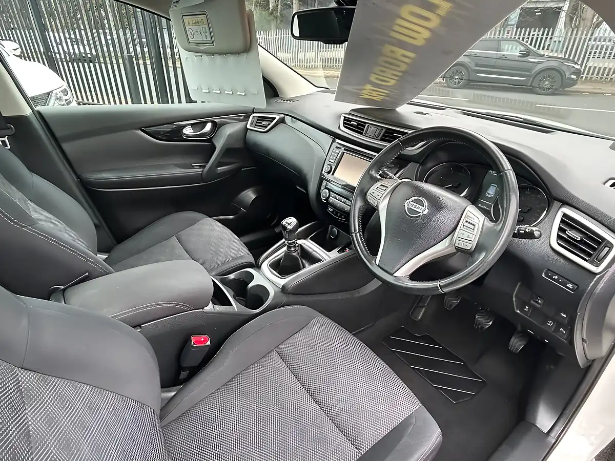 Used 2016 Nissan Qashqai N-Connecta White - Interior and Exterior details 10