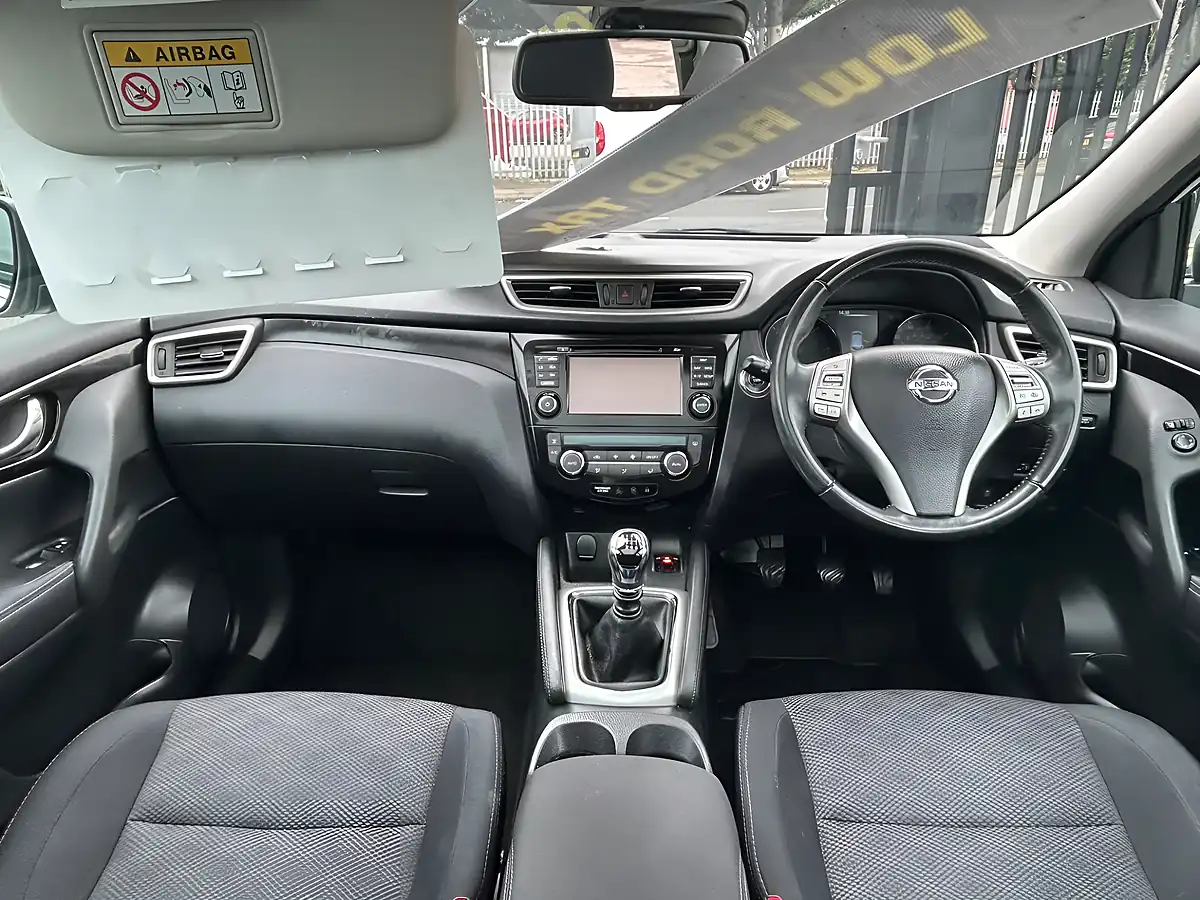 Used 2016 Nissan Qashqai N-Connecta White - Interior and Exterior details 11
