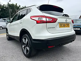Used 2016 Nissan Qashqai N-Connecta White - Interior and Exterior details 4