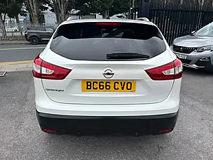 Used 2016 Nissan Qashqai N-Connecta White - Interior and Exterior details 5