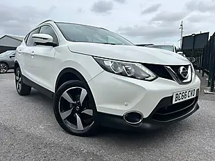 Used 2016 Nissan Qashqai N-Connecta White - Interior and Exterior details 8