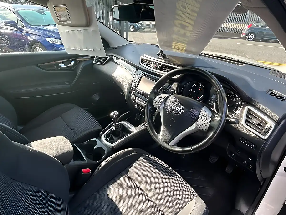 Used 2016 Nissan Qashqai N-Connecta White - Interior and Exterior details 10