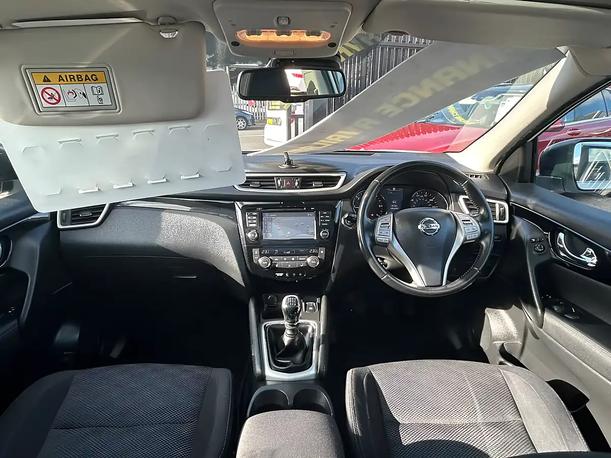 Used 2016 Nissan Qashqai N-Connecta White - Interior and Exterior details 11