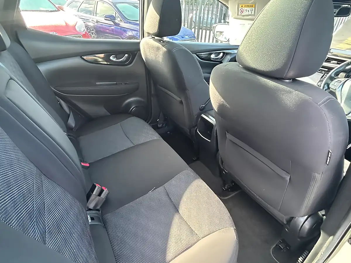 Used 2016 Nissan Qashqai N-Connecta White - Interior and Exterior details 13