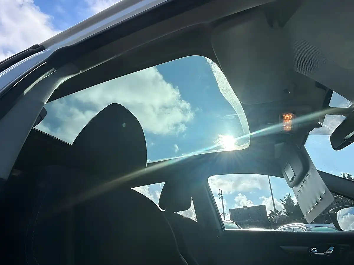 Used 2016 Nissan Qashqai N-Connecta White - Interior and Exterior details 14