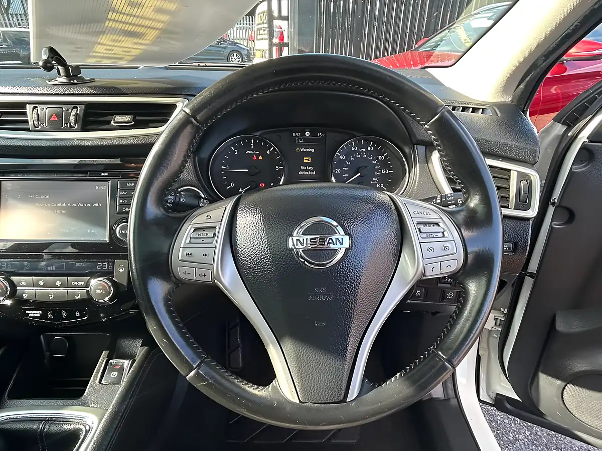 Used 2016 Nissan Qashqai N-Connecta White - Interior and Exterior details 19
