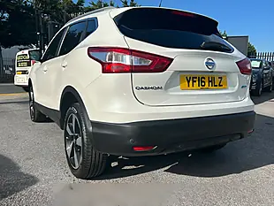 Used 2016 Nissan Qashqai N-Connecta White - Interior and Exterior details 4