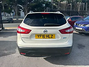 Used 2016 Nissan Qashqai N-Connecta White - Interior and Exterior details 5