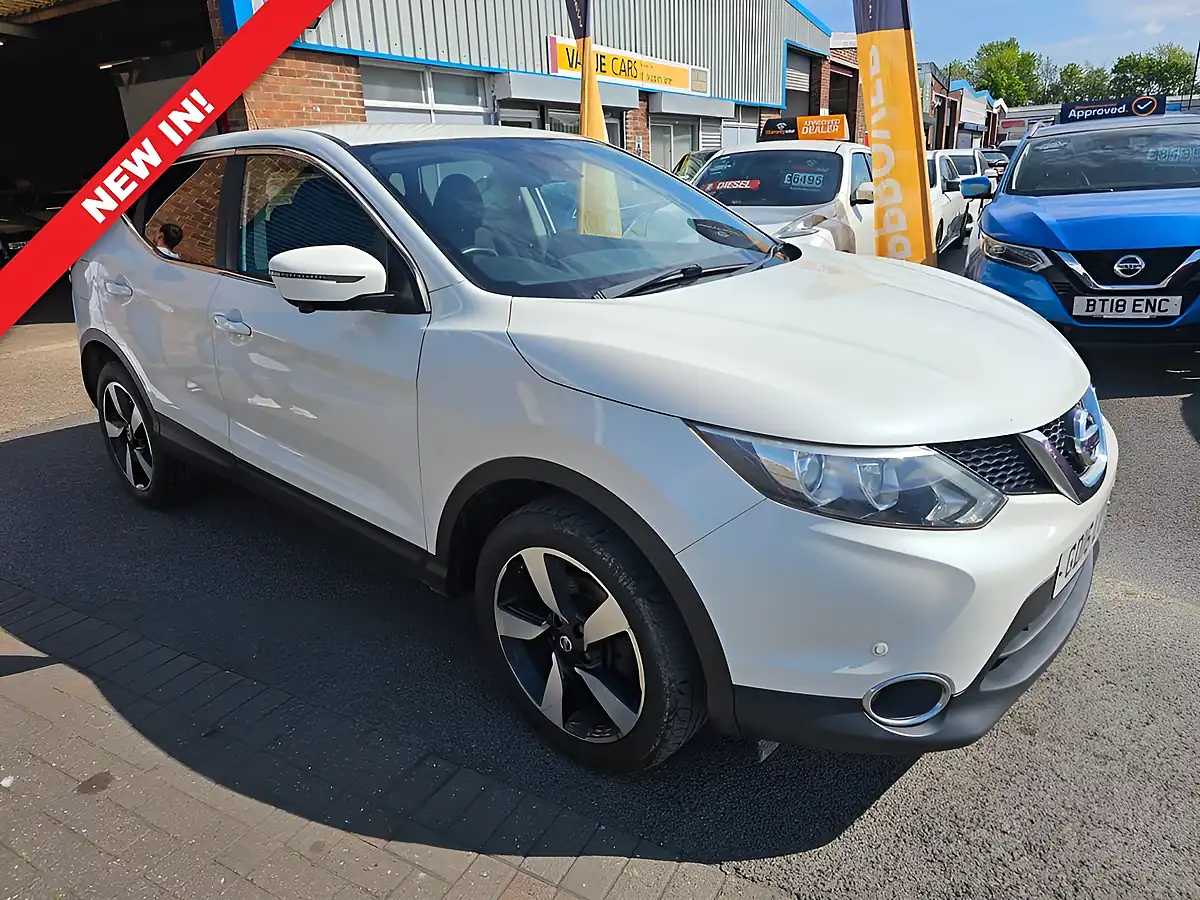 Used 2016 Nissan Qashqai N-Connecta White - Front View