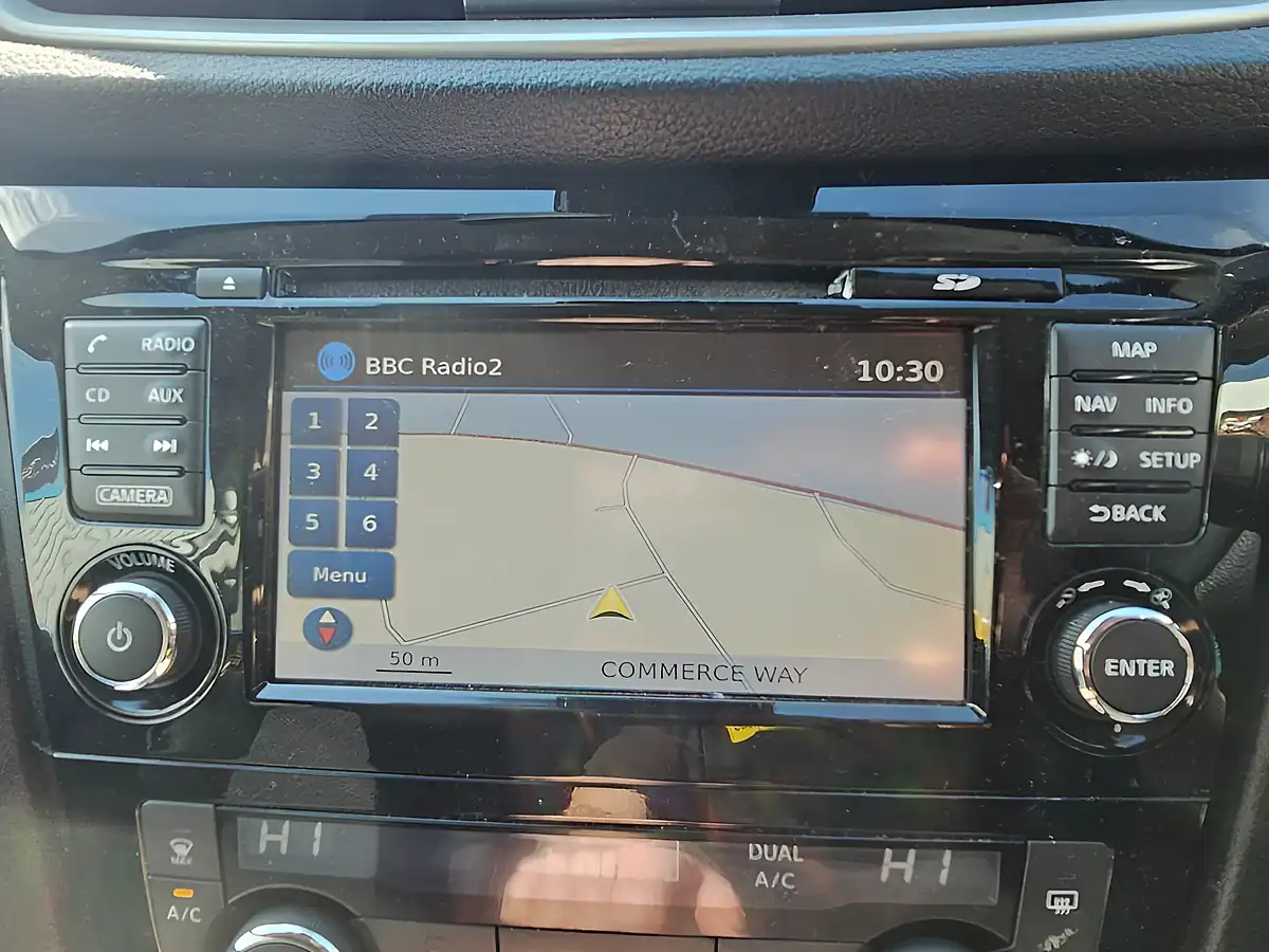 Used 2016 Nissan Qashqai N-Connecta White - Interior and Exterior details 9