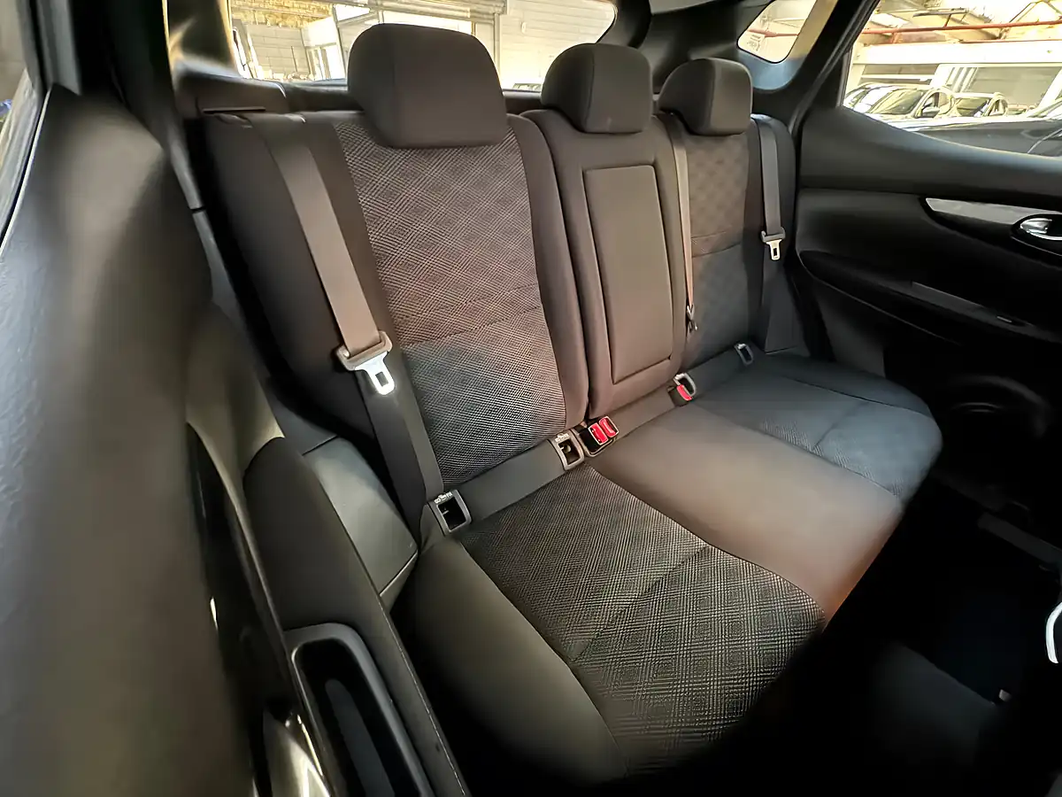 Used 2016 Nissan Qashqai N-Tec+ Black - Interior and Exterior details 11