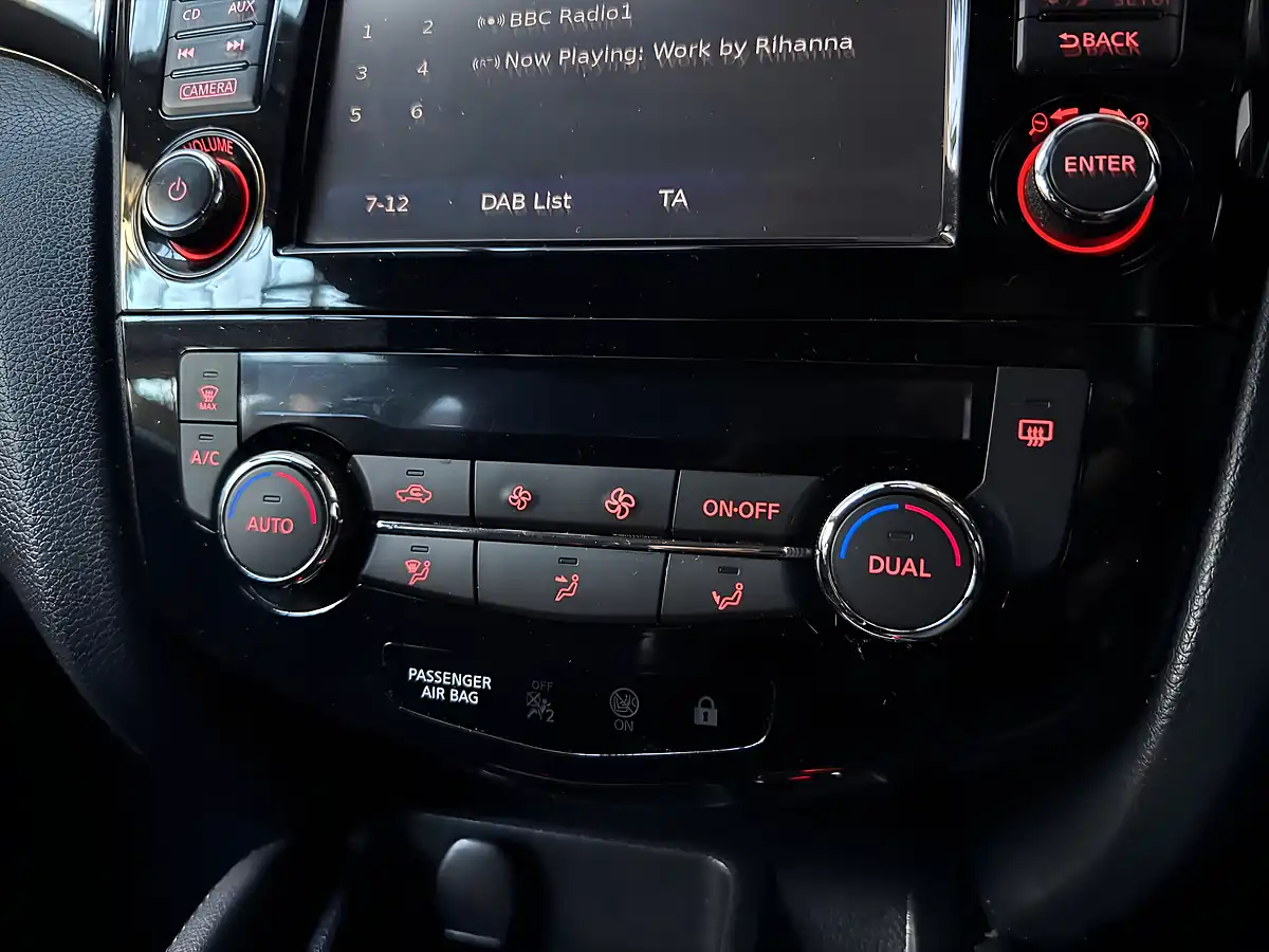 Used 2016 Nissan Qashqai N-Tec+ Black - Interior and Exterior details 13