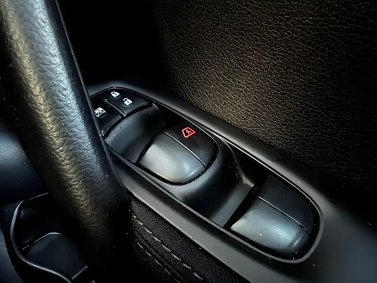 Used 2016 Nissan Qashqai N-Tec+ Black - Interior and Exterior details 16
