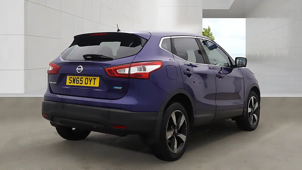 Used 2016 Nissan Qashqai N-Tec Blue - Interior and Exterior details 6