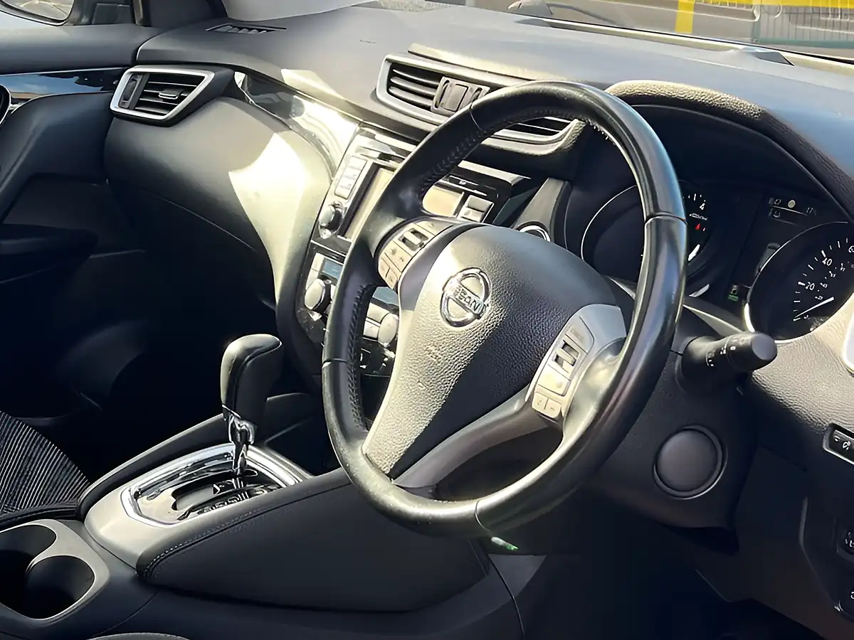 Used 2016 Nissan Qashqai N-Tec+ Bronze - Interior and Exterior details 14
