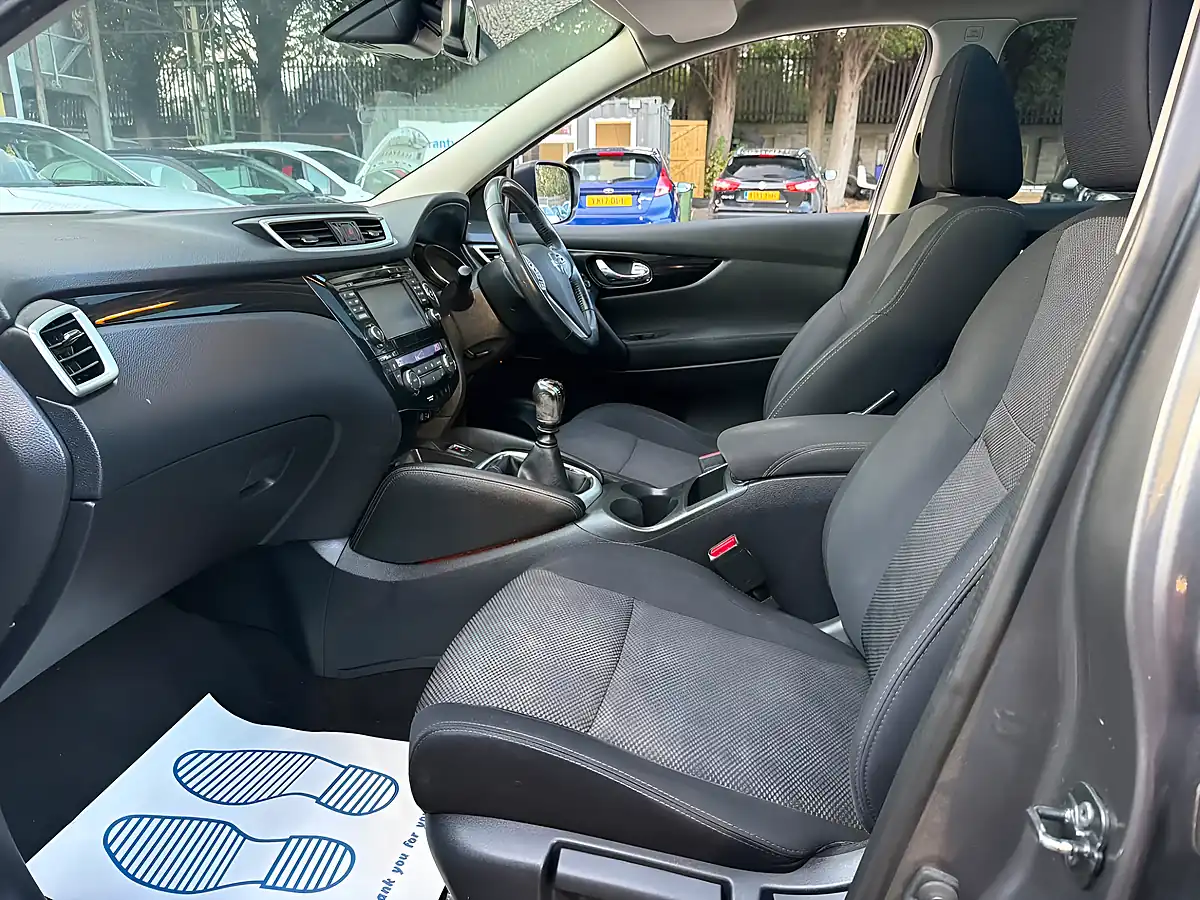 Used 2016 Nissan Qashqai N-Tec+ Grey - Interior and Exterior details 16
