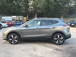 Used 2016 Nissan Qashqai N-Tec+ Grey - Interior and Exterior details 4