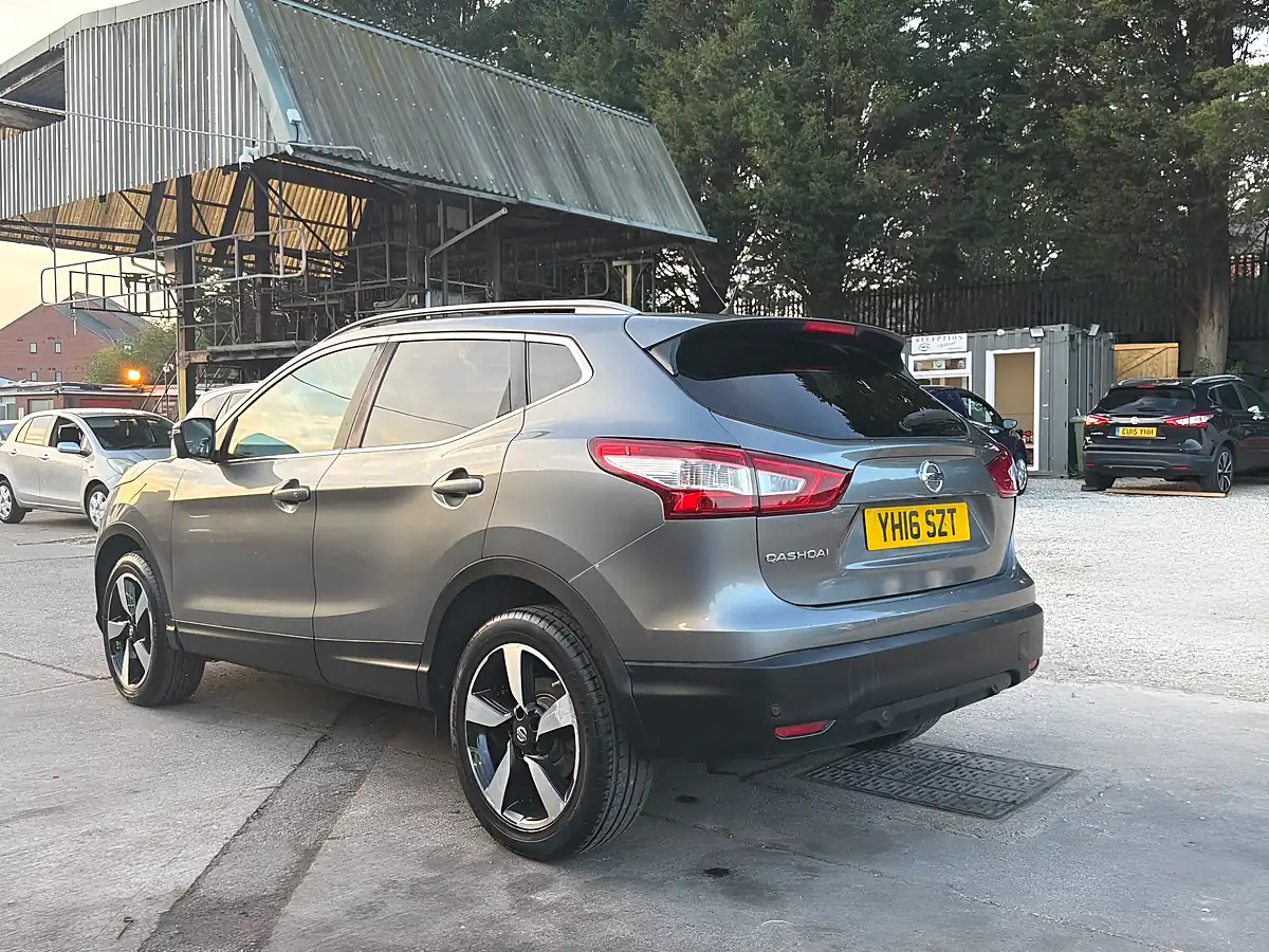Used 2016 Nissan Qashqai N-Tec+ Grey - Interior and Exterior details 5