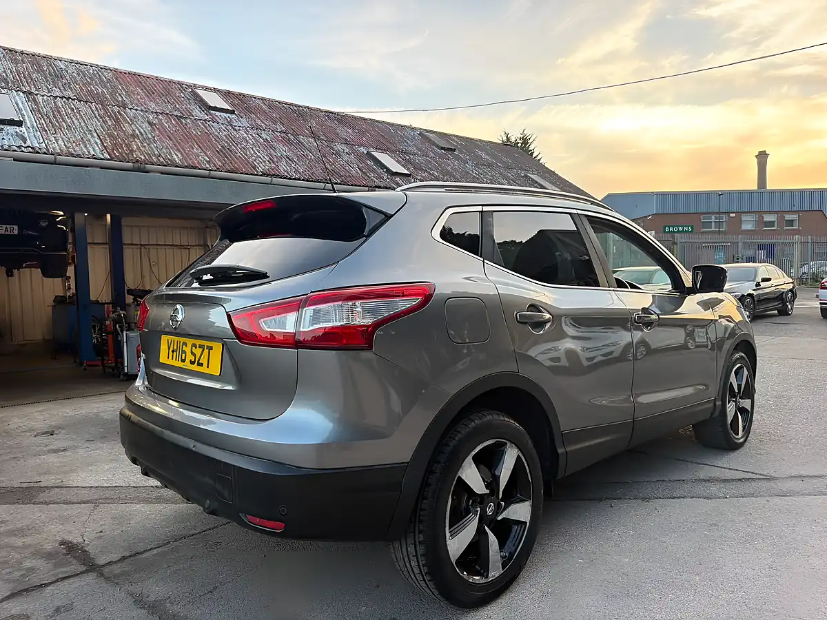 Used 2016 Nissan Qashqai N-Tec+ Grey - Interior and Exterior details 7