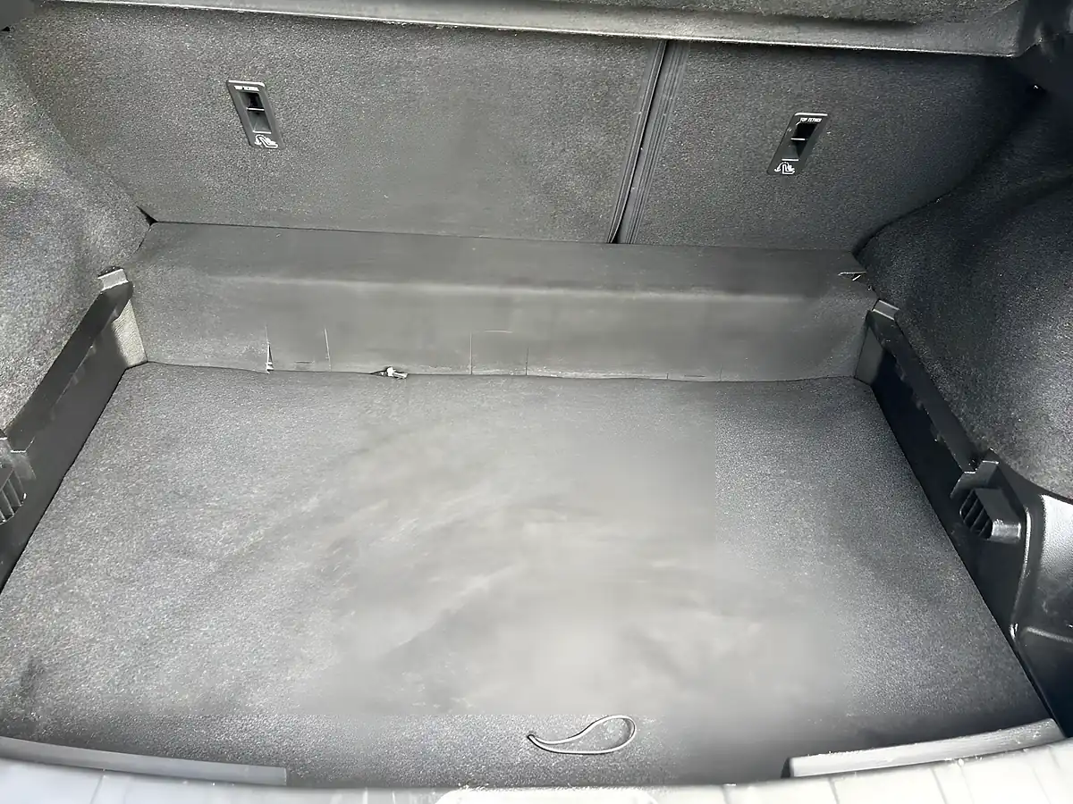 Used 2016 Nissan Qashqai N-Tec+ Grey - Interior and Exterior details 16
