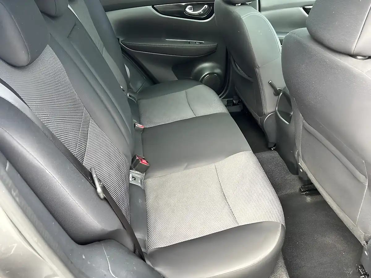 Used 2016 Nissan Qashqai N-Tec+ Grey - Interior and Exterior details 17