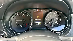 Used 2016 Nissan Qashqai N-Tec Red - Interior and Exterior details 10