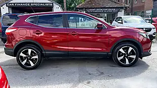 Used 2016 Nissan Qashqai N-Tec Red - Interior and Exterior details 2