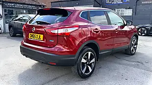 Used 2016 Nissan Qashqai N-Tec Red - Interior and Exterior details 3