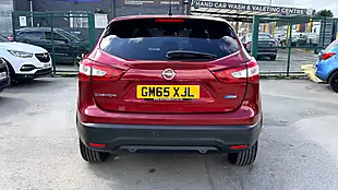 Used 2016 Nissan Qashqai N-Tec Red - Interior and Exterior details 4