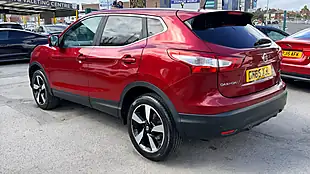 Used 2016 Nissan Qashqai N-Tec Red - Interior and Exterior details 5
