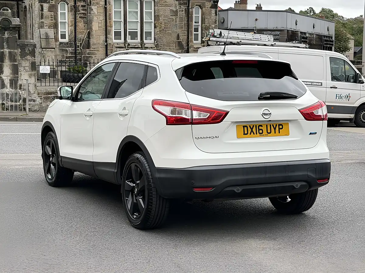 Used 2016 Nissan Qashqai N-Tec+ White - Interior and Exterior details 12