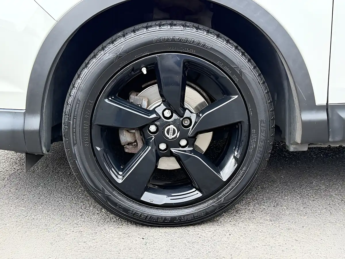 Used 2016 Nissan Qashqai N-Tec+ White - Interior and Exterior details 14