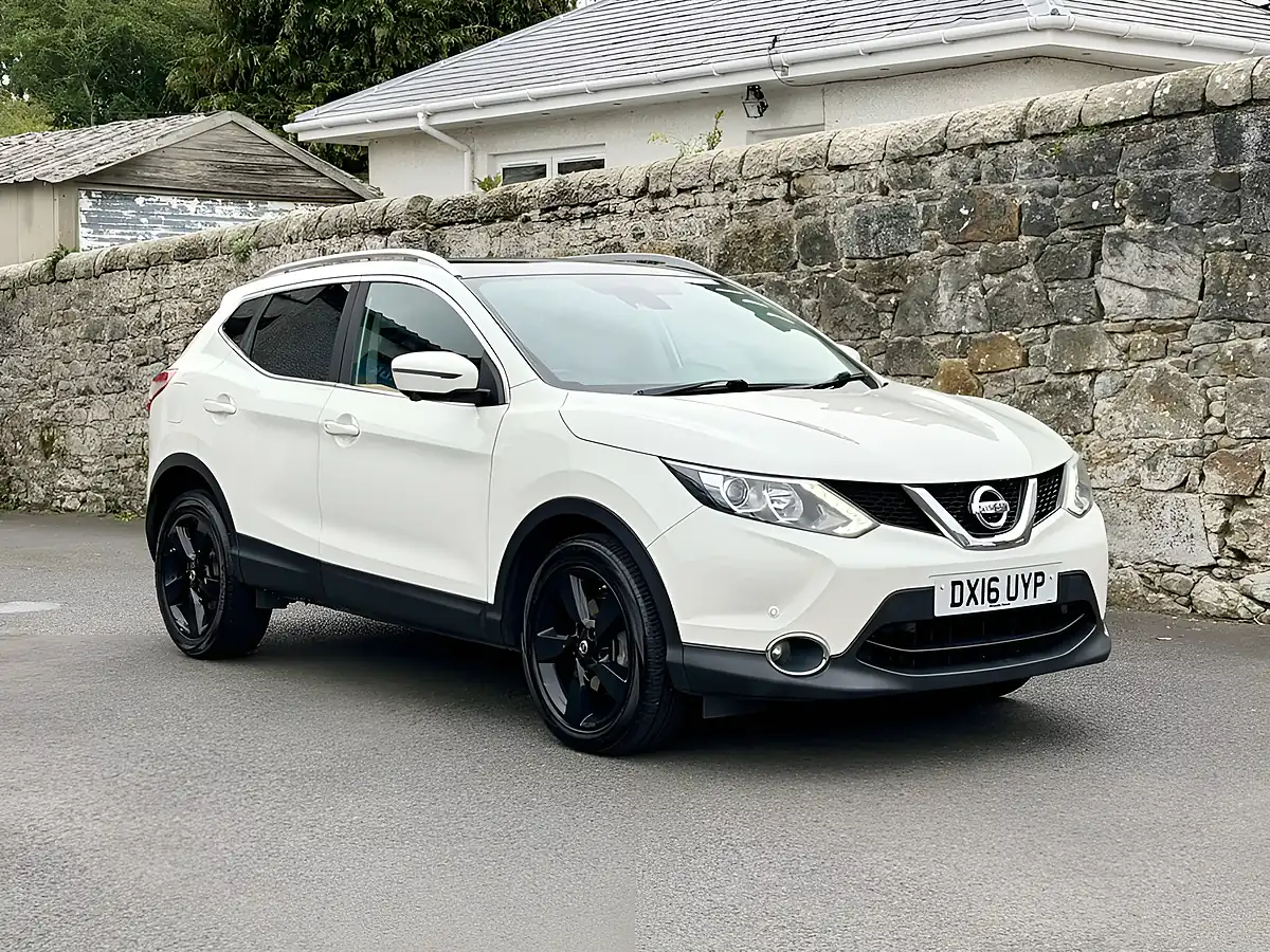 Used 2016 Nissan Qashqai N-Tec+ White - Interior and Exterior details 18