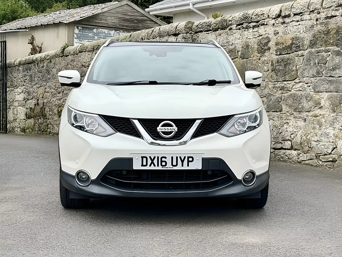 Used 2016 Nissan Qashqai N-Tec+ White - Interior and Exterior details 2