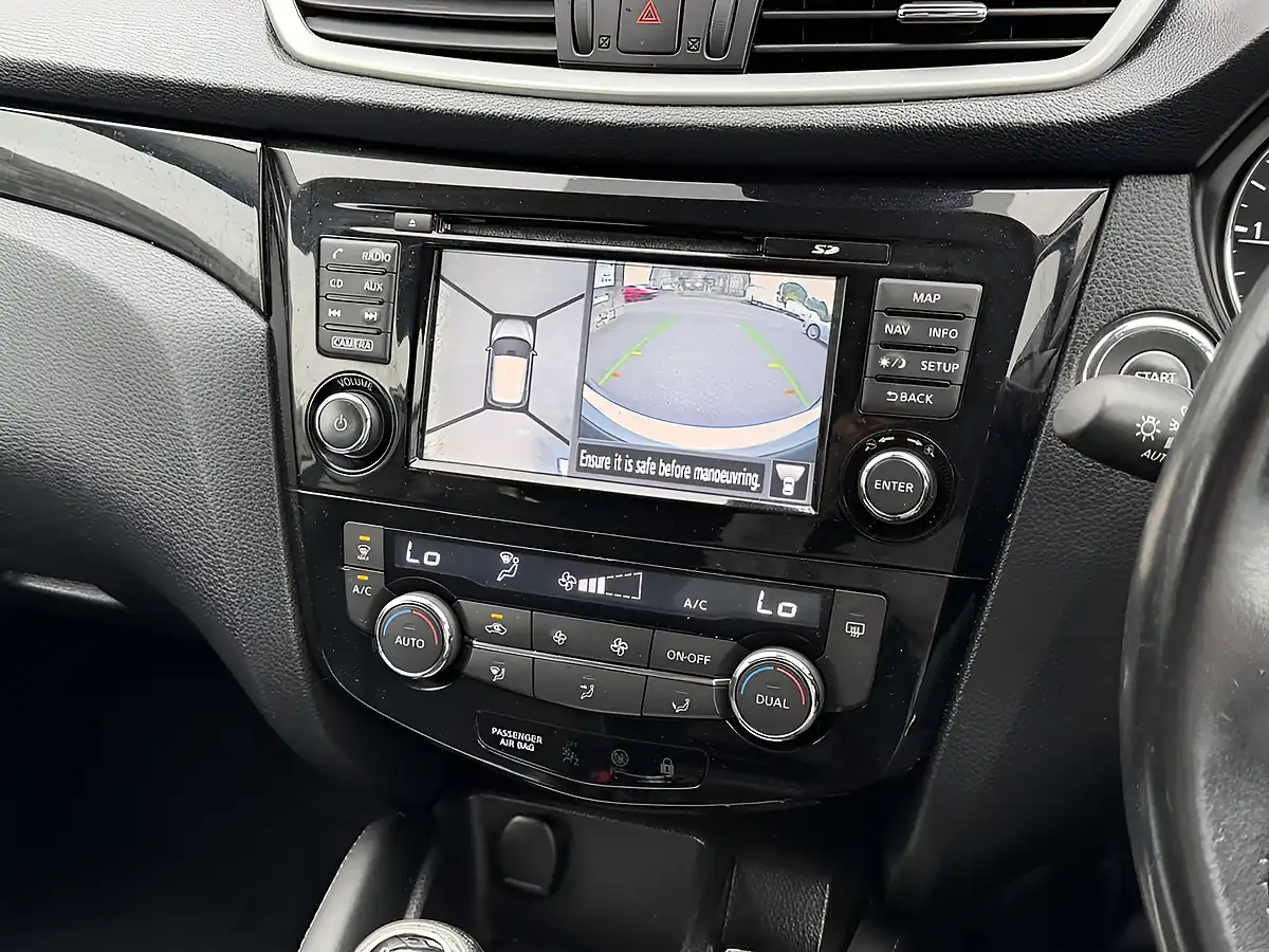 Used 2016 Nissan Qashqai N-Tec+ White - Interior and Exterior details 6