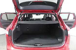 Used 2016 Nissan Qashqai N-Vision Red - Interior and Exterior details 11