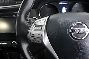Used 2016 Nissan Qashqai N-Vision Red - Interior and Exterior details 17